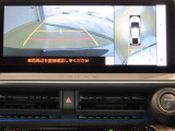 車両を上から見たような映像を映し出すパノラミックビューモニター付きです。