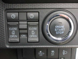 運転席からもスイッチ1つでリヤドアを開閉する事ができます。