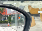 ●ブラインドアシストセンサー:視角からの車を感知し、ドライバーが車線変更を行う際に、警告音と共に注意を促してくれる安全支援機能です!