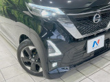 【LEDヘッドライト】悪天候や夜間走行時も良好な視界を確保し安心して運転できる高輝度LEDヘッドライトを装備!点灯速度が早く、消費電力も抑えられています。