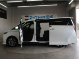 両側パワースライドドア付きだから、狭い駐車スペースなどでの 乗り降りラクラク!小さなお子さまのいるご家庭には嬉しい装備。