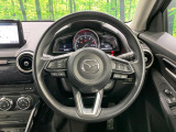 インテリアに合わせたデザインのステアリングは、運転される方のことも考え、運転しやすい形状、大きさです。是非一度、実際に触ってお確かめください。