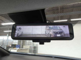 スマートルームミラー★車両後方のカメラ映像をミラー面に移して、いつでもクリアな後方視界を確保します♪