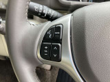 運転中でも手を離さずにオーディオの操作ができる『ステアリングスイッチ』機能があります!