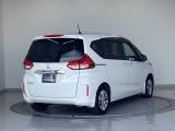 バックカメラが付いているのでバックでの車庫入れも安心です。