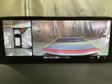 狭い場所での駐車やすれ違いなどでより的確な運転操作に役立つ360&deg;ビューモニターが装備されています。
