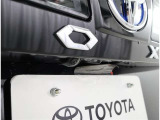 バックモニター付なので後退時に後方が見えるので安心。 車は構造上、死角がたくさんなので万が一を考えると必須ですね。 あくまで補助の為の装備、バックは目視で確認する事が重要ですよ。
