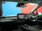 フロントガラスが広く視界が広々としているので、運転がとてもし易いです!
