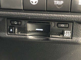【ETC2.0装着車】カーナビと連携させることで全国の「ITSスポット」と双方向通信し渋滞を回避するルートを案内します。情報配信を受けるたびに最速のルートを再検索。料金所もストレスなく通過できます。