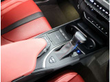 電動パーキングブレーキを装備しておりブレーキホールド機能付きです