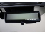 車両後方カメラの映像をインナーミラー内のディスプレイに表示します!