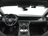 前車追従機能、レーンキープアシスト、ヘッドアップディスプレイも付いており、多数のオプションを備えております。
