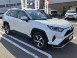 荷物をたっぷり載せて広々ドライビング♪夏でも冬でも、アウトドアやショッピングを思い切り楽しみましょう!