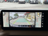 ディスプレイからのカメラ視点を変更することで、状況に合わせて運転席からの死角もカバーできます♪