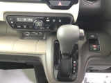 運転席・助手席シートヒーター付きです。USB入力端子・充電端子付きです。