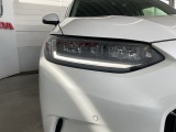 フルLEDヘッドライト、デイタイムランニングランプ付きです