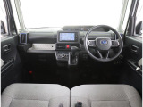 ドライバーが運転以外のことに気を遣うことなく、疲れにくく、安心・集中して運転ができる。操作パネルやシートのデザインなど細部にまでこだわっています。