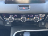 温度を調節すれば、自動で風量調整もしてくれるAUTOエアコン機能も付いています★