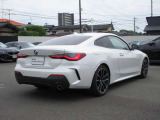 BMW・MINI認定中古車には2年間の無料保証を付帯。ご購入後も安心して、BMWならではの走りをお楽しみいただけます。