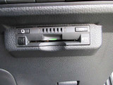 【ETC車載器】は、ビルトインタイプですっきり収納され、見た目も使い勝手も満足のアイテムです。