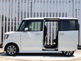 現車確認をご希望の際は、ご希望の日時等を営業スタッフまでご連絡下さい。もちろんお見積りメールでのご連絡もお待ちしております。