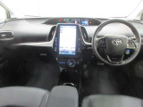 「中古車ハイブリッド保証」付き。ハイブリッド機構を無償で保証します。保証期間は、初度登録年月から10年目まで、またはロングラン保証が終わってから3年間。ただし累計走行距離が20万km以内です。