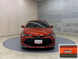 お車購入のポイントとなるフロントマスクです!シャープな目つきが印象的なデザインのヘッドランプです。