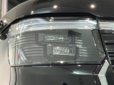 LEDヘッドライトは、点灯の瞬間から最大光量を発揮し、突然暗くなるトンネルなどでの安定感を高めます。