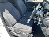 運転席シート廻りは使用感も少なく、良好な状態となっています。前オーナー様が丁寧に使っていたことがよくわかりますね。