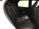 ゆとりある広々とした車内空間は、ドライブを始め買い物やレジャーなど、幅広く活躍します。一人でもみんなとでもお出かけを楽しみましょう!