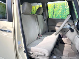 運転席シート廻りは使用感も少なく、良好な状態となっています。前オーナー様が丁寧に使っていたことがよくわかりますね。