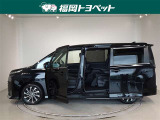 両側パワースライドドア付きだから、狭い駐車スペースなどでの 乗り降りラクラク!小さなお子さまのいるご家庭には嬉しい装備。