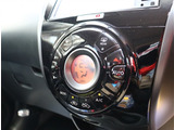 『1台』のお車に対して、3名体制で日々議論を重ね仕入れを行っております。