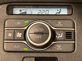 車内空調は&rdquo;AUTOエアコン&rdquo;にお任せ。運転に集中出来ますよ!