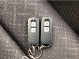 この車両にはスマートキーが2本付属します。