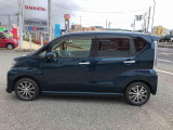 納車前にはプロのメカニックが点検、整備を行いますので安心してお乗り頂けます。