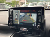 パノラミックビューモニターで、後方と全体を確認しながら安心して駐車することができます。