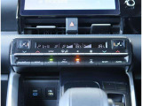 【オートエアコン】1年中快適な室内を提供!車内温度を設定すると、風量を自動で調整してくれます。