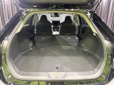 積み下ろしのしやすいデッキにはたっぷりと荷物を積み込んでいただけます。遊びから仕事まで、様々なシーンで頼れます♪