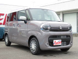 当社の届出済未使用車は、店舗に『新車おろしたて』の状態で入荷いたします。新規届出によりナンバーを取得後、店頭で丁寧に展示・保管をしています。遠方のお客様にも、安心してお勧めできるコンディションです。