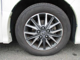 夏タイヤ、純正アルミホイール。
