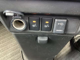 運転席・助手席シートヒーター付き。冬場の運転の必需品です。