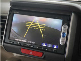 ◆リアワイドカメラシステム◆3種類の表示で後方確認をサポート♪セレクトレバーを「R」の位置に入れるとカメラ画像に切り替え。ノーマルビューでは従来のリアカメラと同様の標準的なビューで表示します!