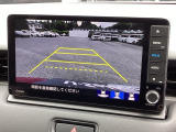 バックモニター付きで、車庫入れやバック時の後方確認をサポート。