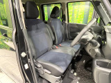 運転席シート廻りは使用感も少なく、良好な状態となっています。丁寧に使われていたことがよくわかりますね。