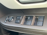 運転席窓操作部スイッチの画像です。