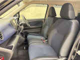 トヨタ中古車「まるごとクリーニング」施工済。外装はもちろん内装はシートを外して見えない所まで徹底洗浄しています。