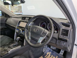 見通しのよいすっきりとした視界で、誰でも運転しやすいです。運転のしやすさは疲れにくさにも繋がりますよ♪