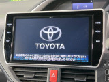 【大画面ナビ】人気の大型10インチナビを装備。存在感のある大画面はインパクト大!ナビ利用時のマップ表示は見やすく、テレビやDVDは臨場感がアップ!いつものドライブがグッと楽しくなります♪