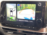 【アラウンドビューモニター】専用のカメラにより、上から見下ろしたような視点で360度クルマの周囲を確認することができます☆死角部分も確認しやすく、狭い場所での切り返しや駐車もスムーズに行えます。